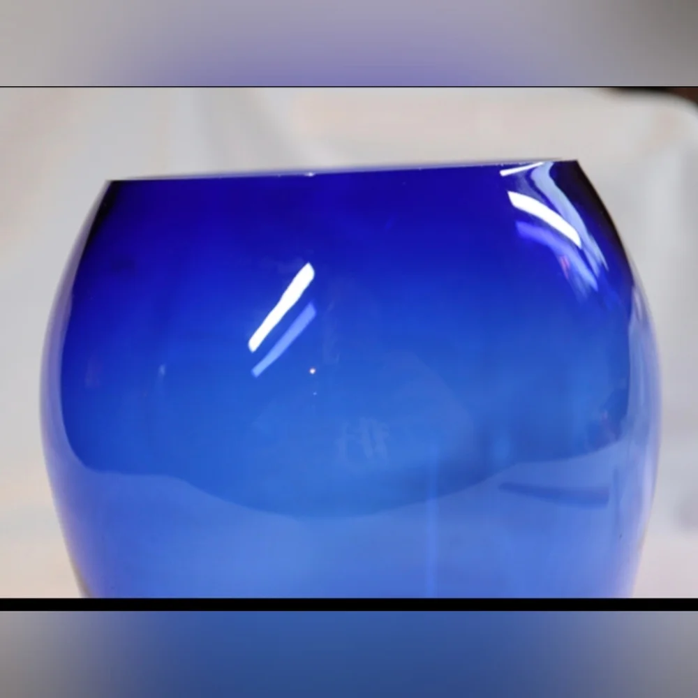 Cobalt Blue Oval Glass Vase 7.5” Tall, Clear Bottom Heavy ~ Beautiful - Picture 2 of 5